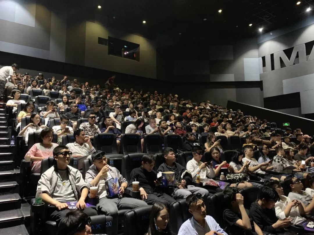 10000多家影院没有电影的日子:卖品积压 变身微商
